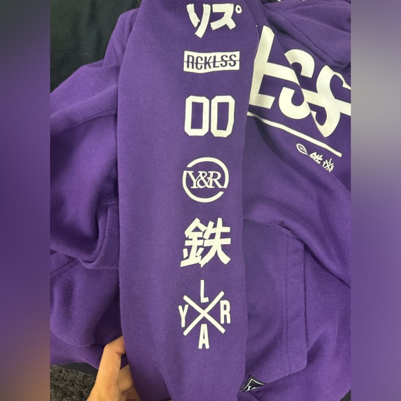 Young and reckless hoodie - Picture 3 of 4